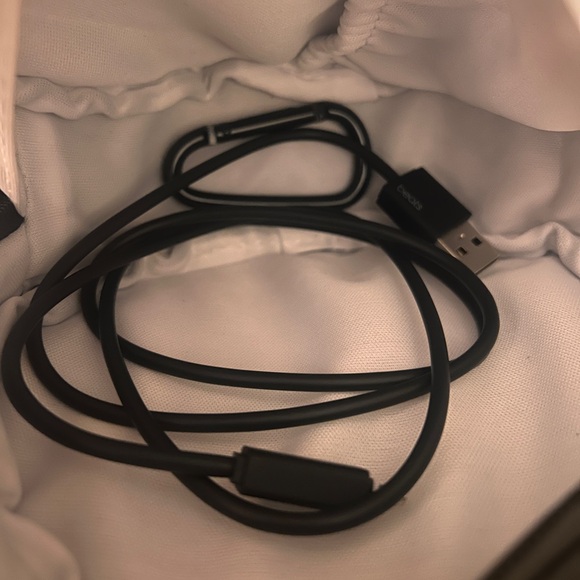 Brand New Beats Solo³ Rose Gold Bluetooth Wireless Headphones - Picture 5 of 6